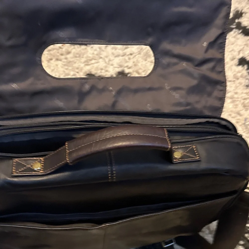Samsonite | Colombian Leather Flap Over Messenger Bag